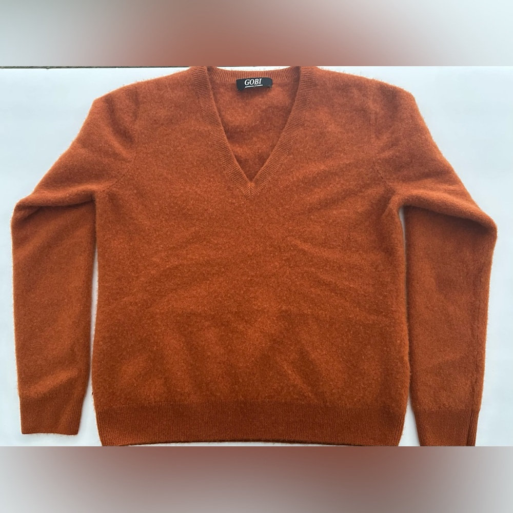 Gobi Women's Burnt Orange V-Neck cashmere Sweater